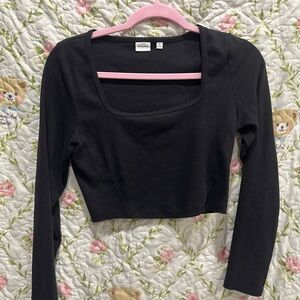 Aritzia Sunday Best Long Sleeves Crop Top